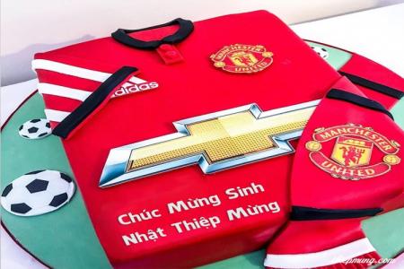 In tên trên bánh sinh nhật Manchester United